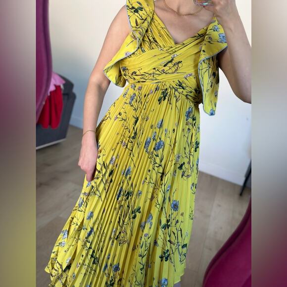 Self portrait yellow summer dress with ruffle sleeves. Size 2 worn once - Picture 6 of 9